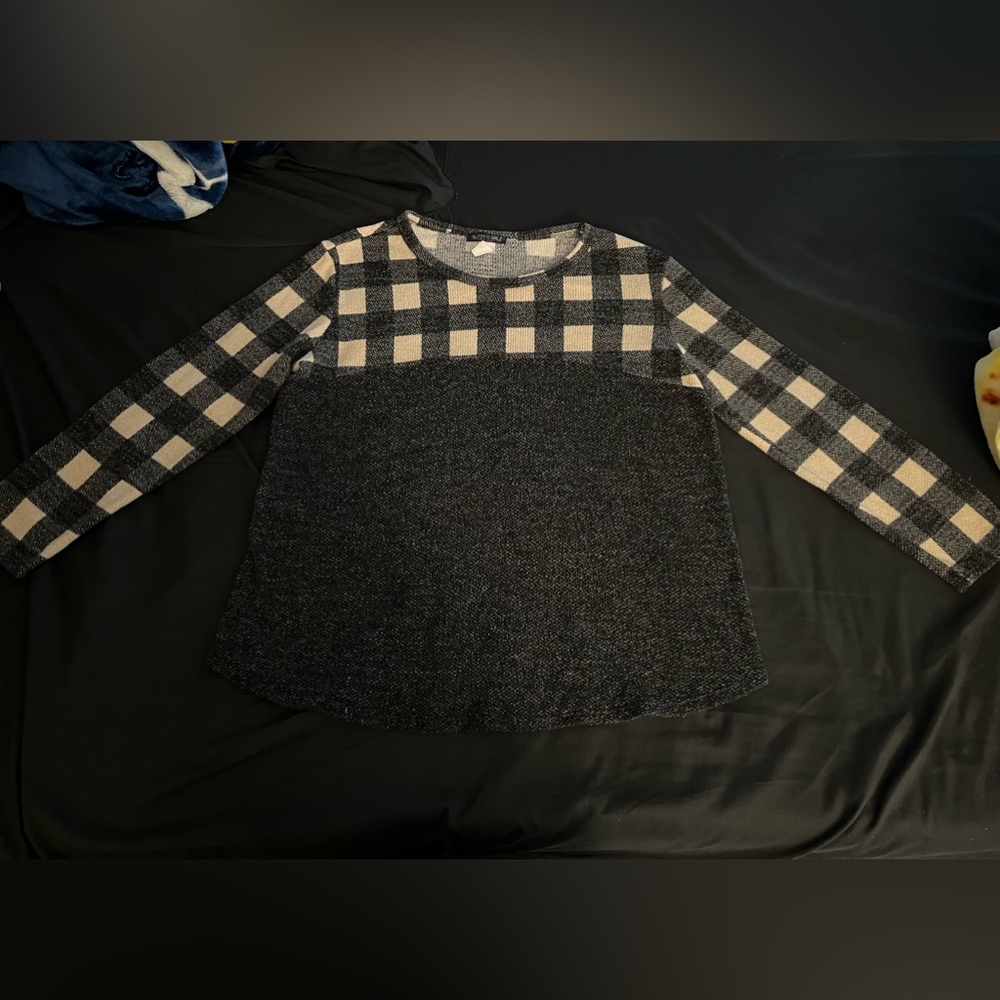 Women’s Glitzy Girlz pullover super soft plaid accent sweater in size 2xl